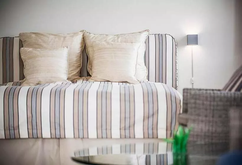 Отель Molskroen