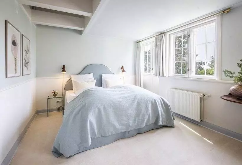 Отель Molskroen