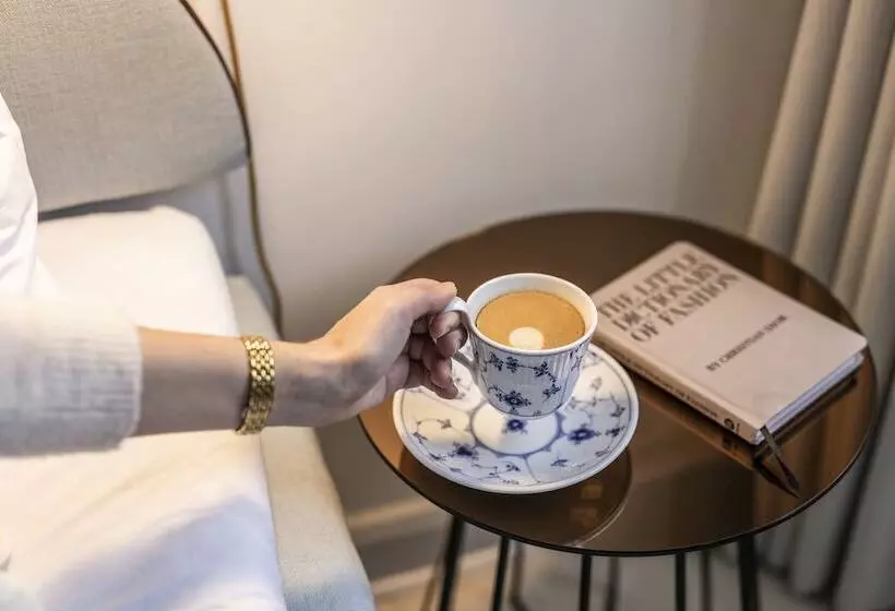 Отель Molskroen