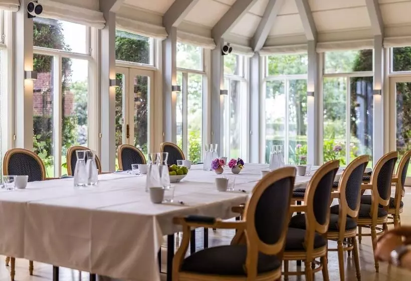 Отель Molskroen