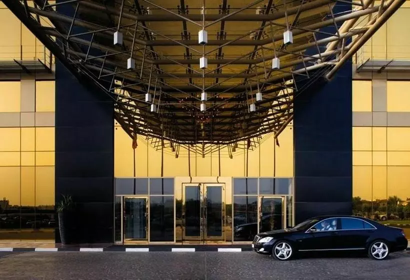 호텔 Ramada Plaza Doha