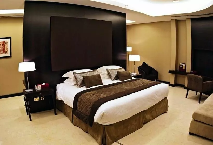 호텔 Ramada Plaza Doha