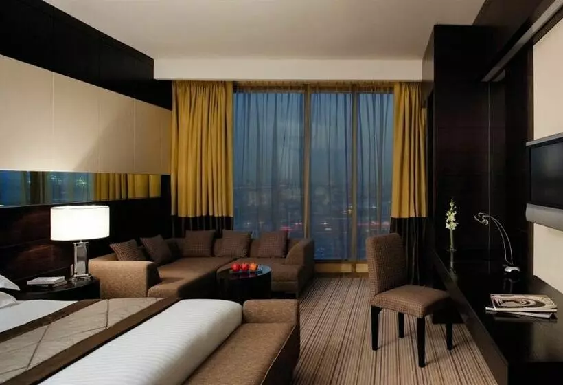 호텔 Ramada Plaza Doha