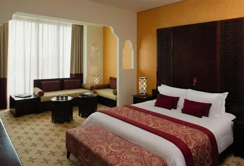 호텔 Ramada Plaza Doha