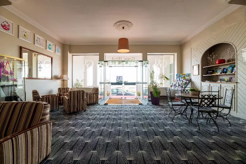 Отель Cerise Royan   Le Grand Hôtel De La Plage