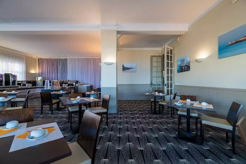 Отель Cerise Royan   Le Grand Hôtel De La Plage