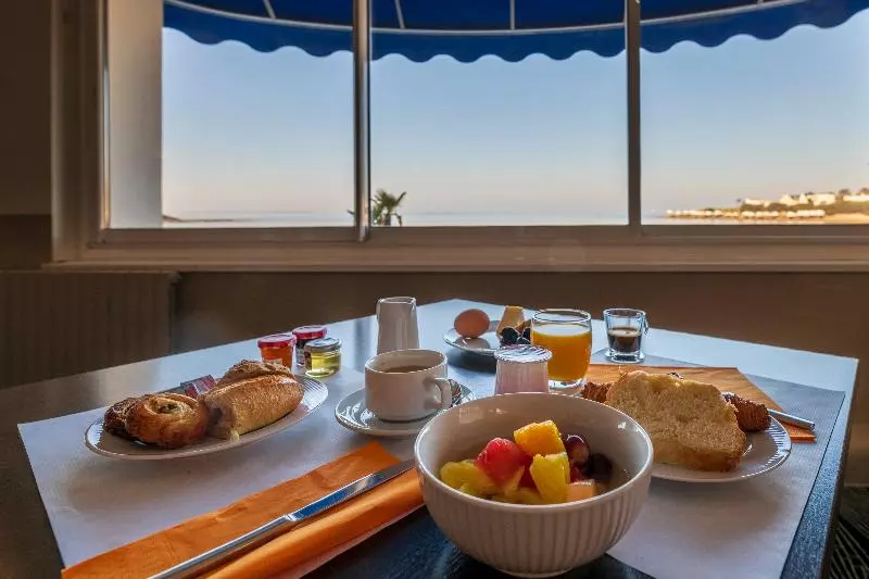 Отель Cerise Royan   Le Grand Hôtel De La Plage