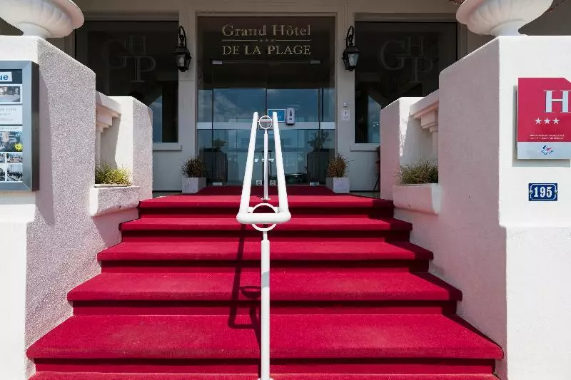 Отель Cerise Royan   Le Grand Hôtel De La Plage