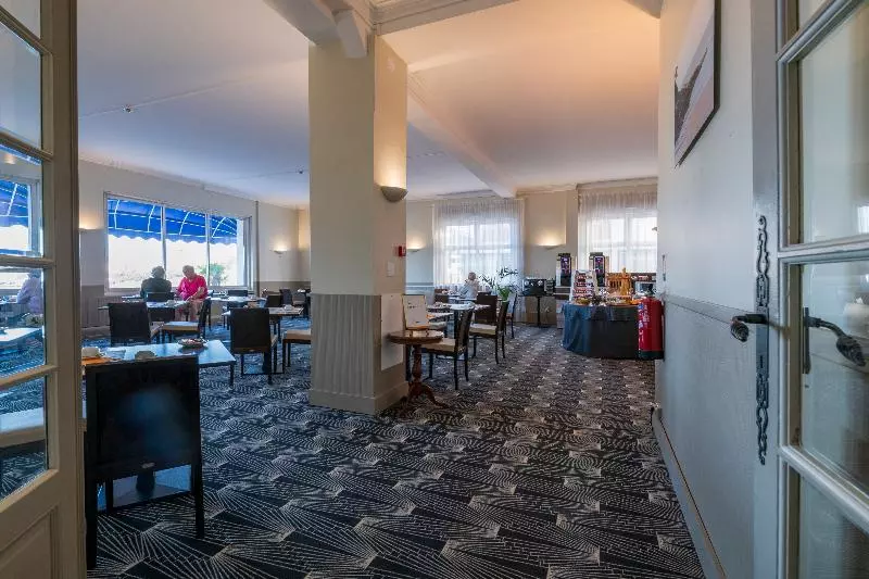 Отель Cerise Royan   Le Grand Hôtel De La Plage