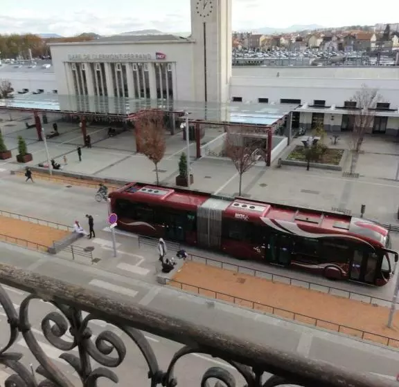 Отель Grand Hôtel Du Midi