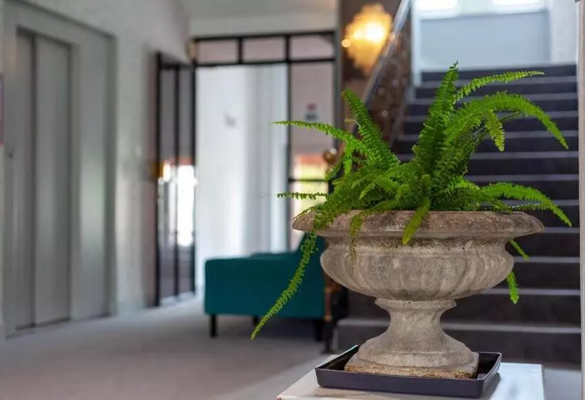 فندق Hôtel D Angleterre