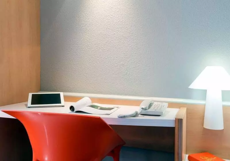 هتل Ibis La Rochelle Centre Historique