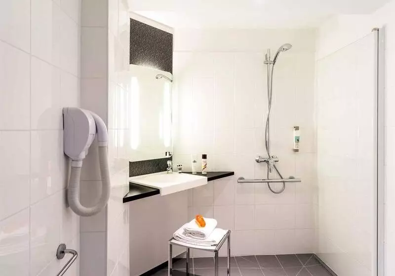 هتل Ibis La Rochelle Centre Historique