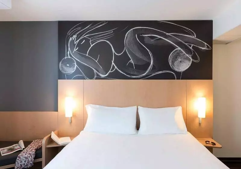 هتل Ibis La Rochelle Centre Historique