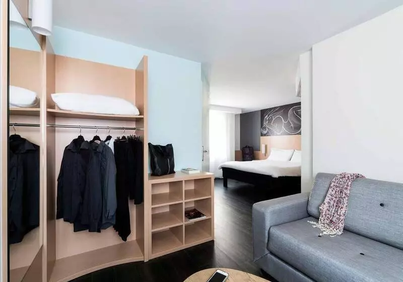 هتل Ibis La Rochelle Centre Historique