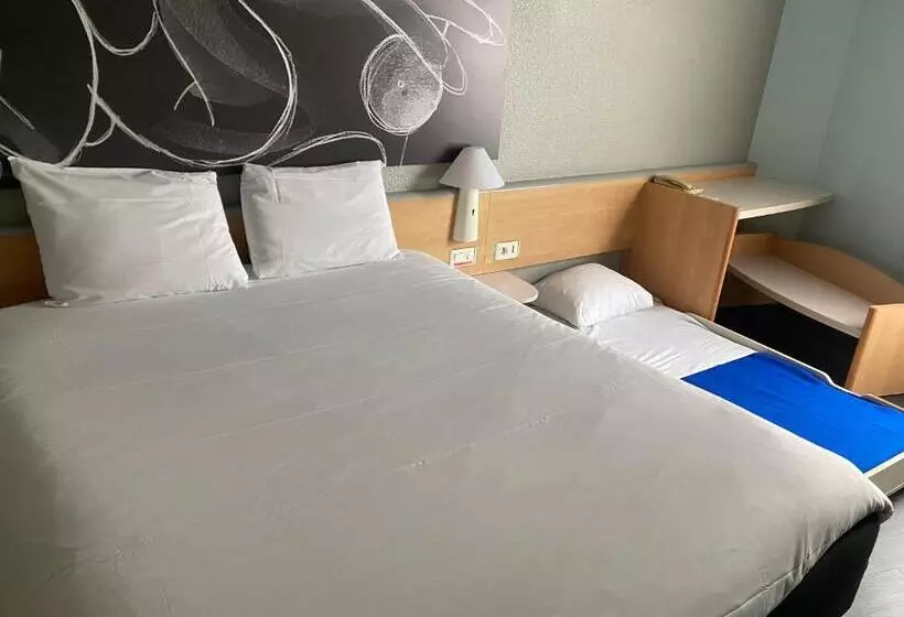 هتل Ibis Poitiers Centre