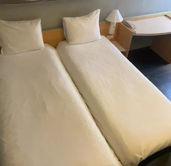 هتل Ibis Poitiers Centre