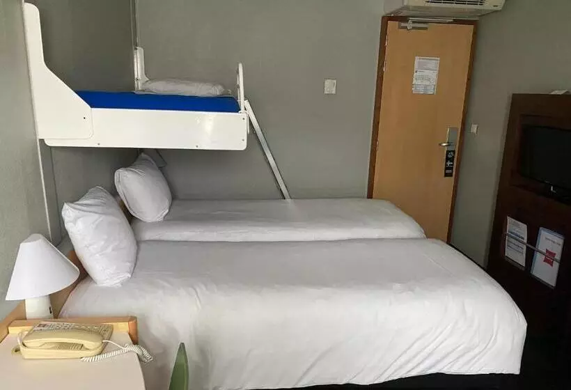 هتل Ibis Poitiers Centre