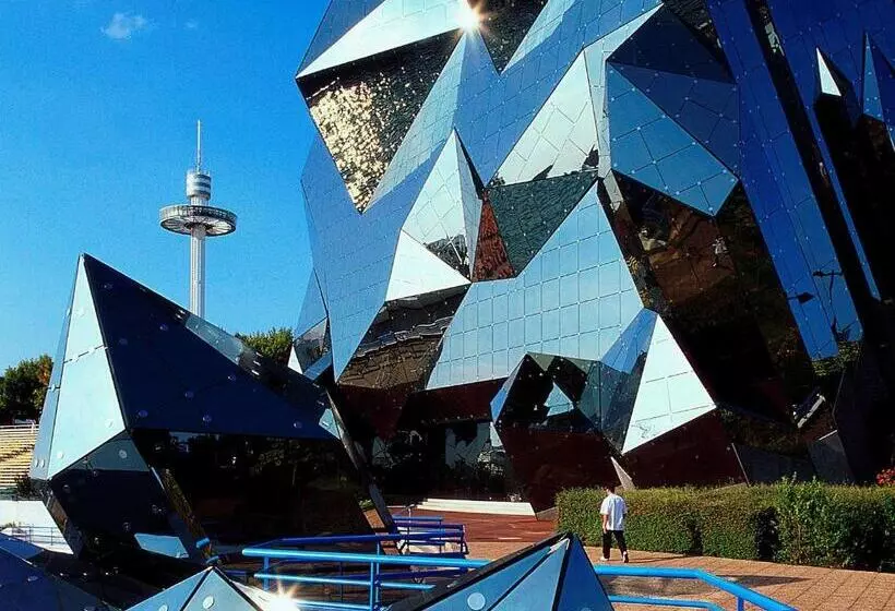 هتل Ibis Poitiers Centre