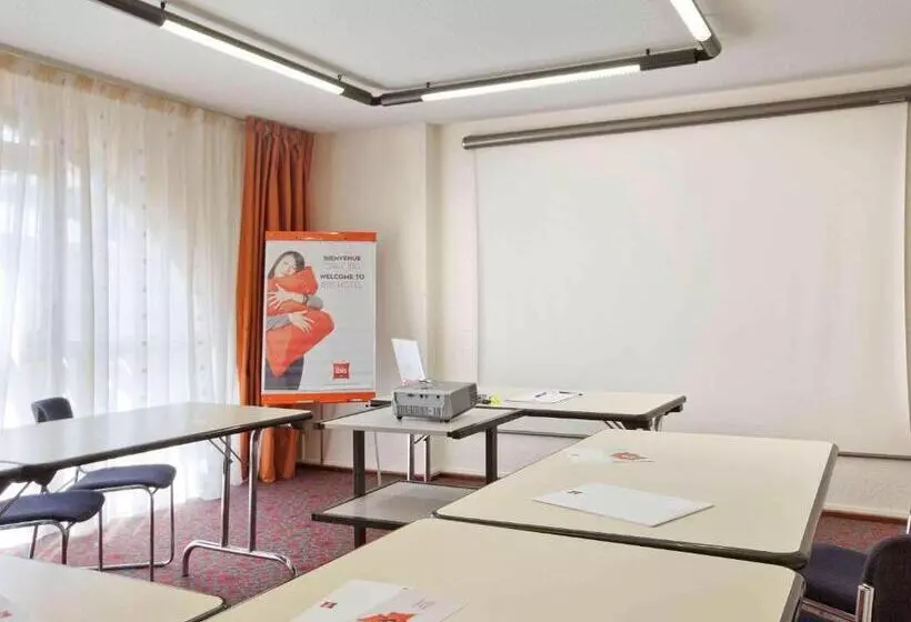 هتل Ibis Poitiers Centre