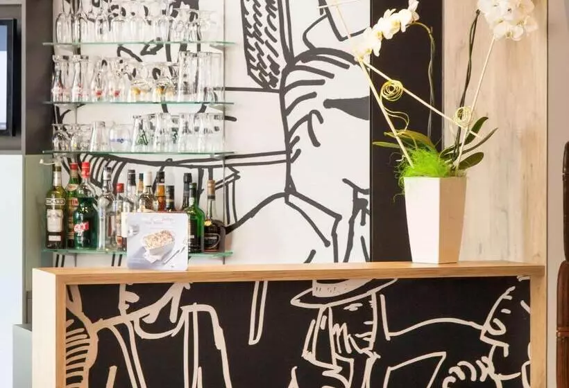 هتل Ibis Poitiers Centre