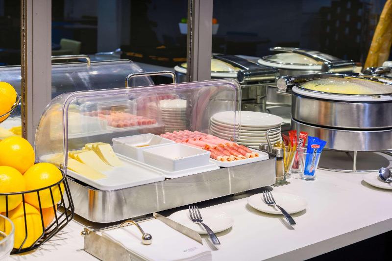 هتل Kyriad Lille Gare Grand Palais