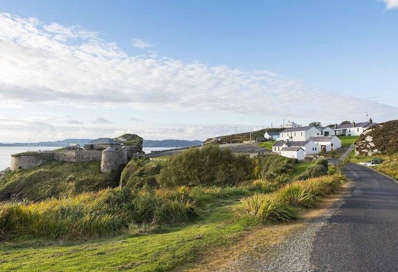 בית מלון כפרי Lake Of Shadows