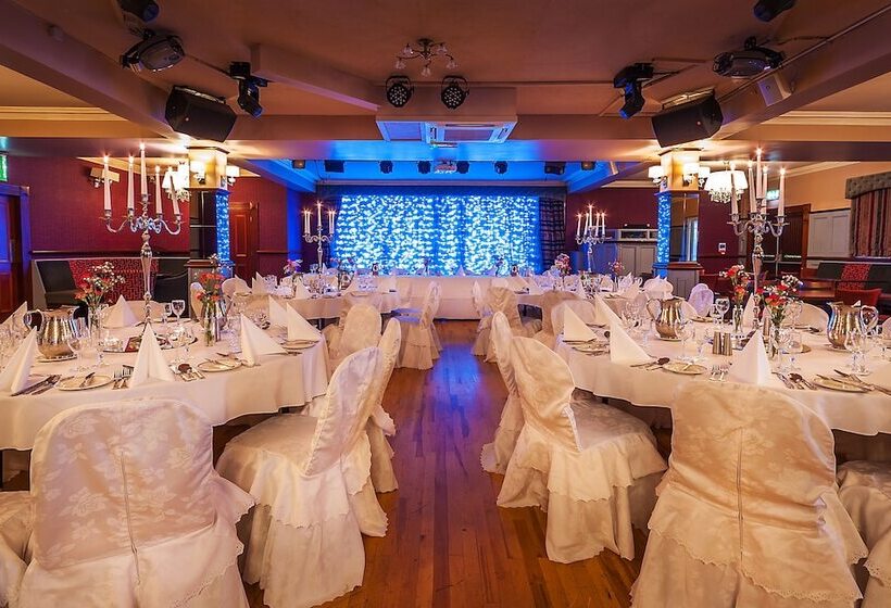 בית מלון כפרי Lake Of Shadows