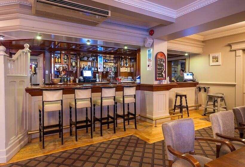 בית מלון כפרי Lake Of Shadows