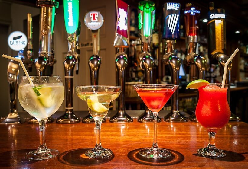 בית מלון כפרי Lake Of Shadows