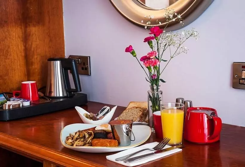 Hotel Lake Of Shadows