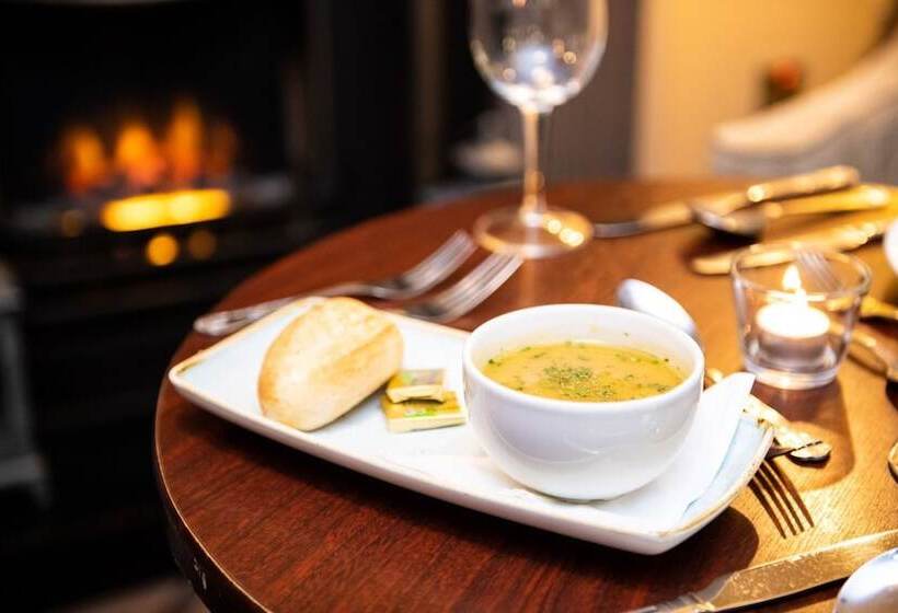 בית מלון כפרי Lake Of Shadows