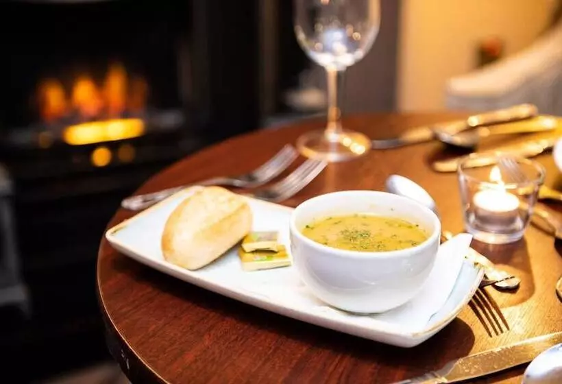 Hotel Lake Of Shadows