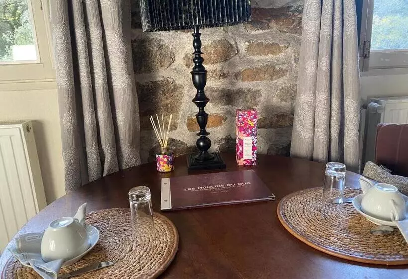 酒店 Les Moulins Du Duc écolodge