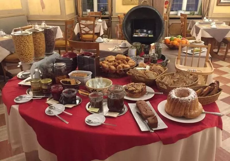 酒店 Logis Hôtel Au Cerf d'Or