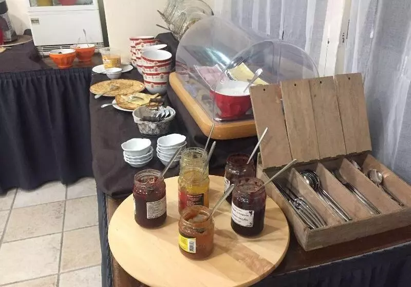 Hotel Logis Hôtel Le Manoir Des Portes