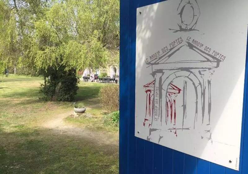 Hotel Logis Hôtel Le Manoir Des Portes