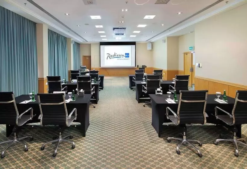 Radisson Blu Hotel & Resort, Al Ain