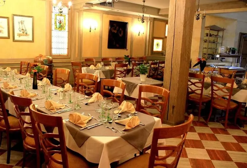 酒店 Logis Hôtel Au Cerf d'Or