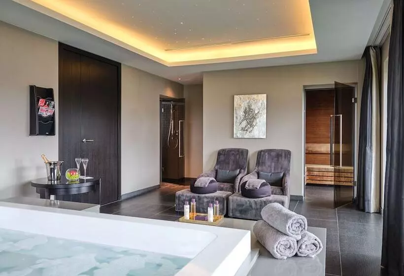 The Europe Hotel & Resort