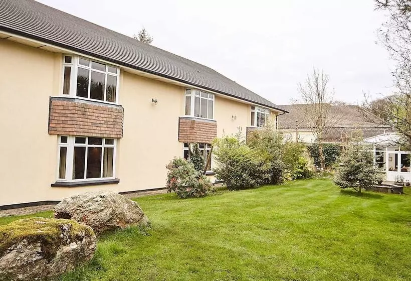 The Cedar Lodge Hotel And Restaurant