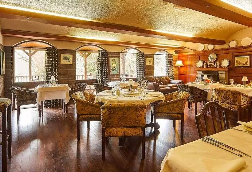 The Cedar Lodge Hotel And Restaurant