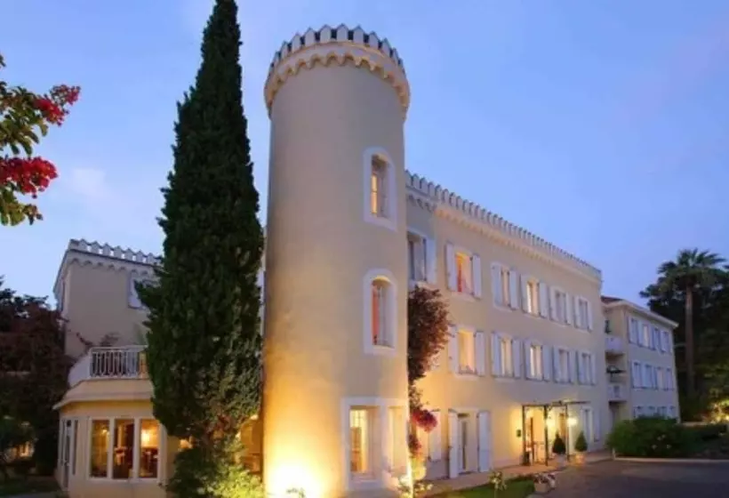 Отель Chateau De La Tour