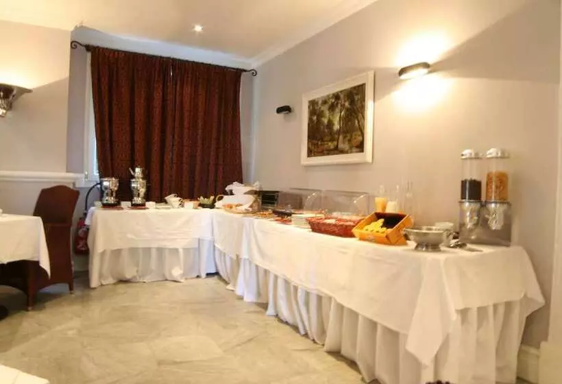 Отель Chateau De La Tour