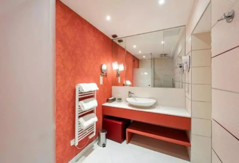 Отель Chateau De La Tour