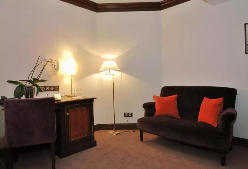 Отель Chez Jean