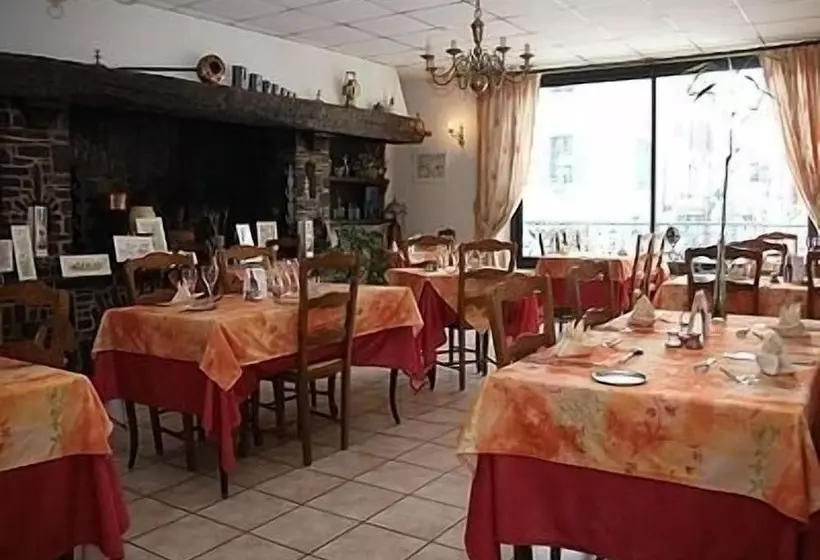 Отель De France