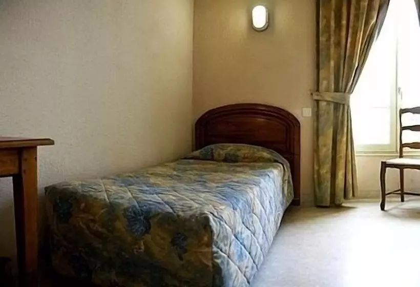 Отель De France