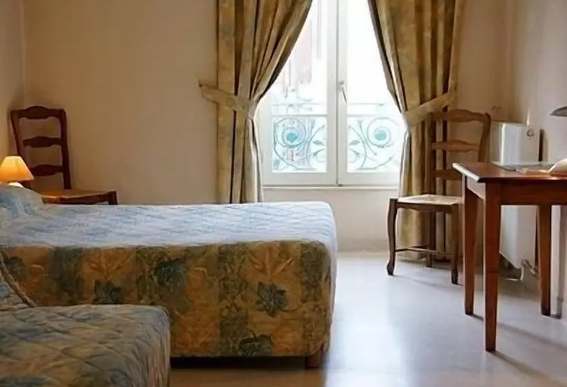 Отель De France