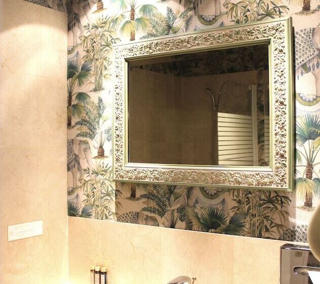 هتل De La Bretonnerie